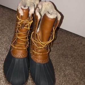 American eagle duck boots
